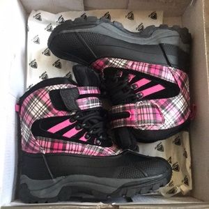 BNIB Girl’s Firefly Pink & Black Winter Snow Boots